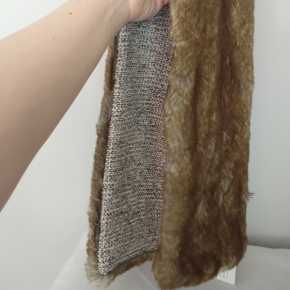 🎀SALE🎀 🆕Anthropologie🌷Faux Fur Scarf - Picture 6 of 15